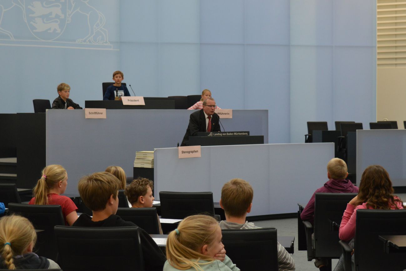 Löchgauer Kinder im Landtag
